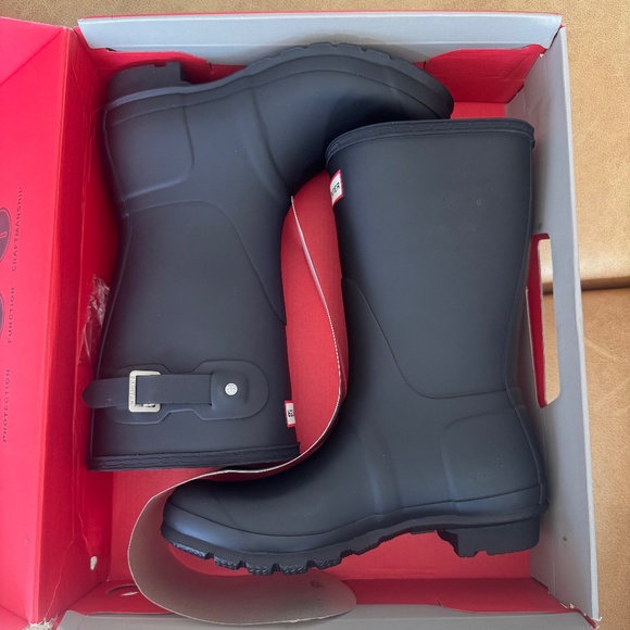 Hunter Original Short Boots Matte Black size 8/39 new in box - Picture 1 of 11